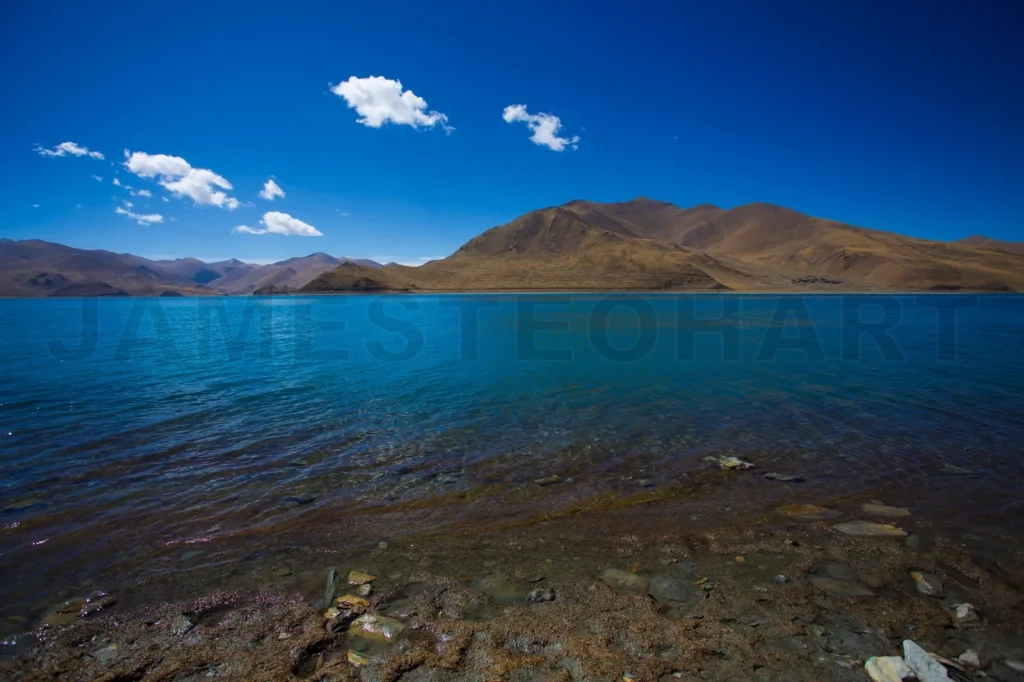 
Beautiful Blue Color Lake And  Mountain Scenery In Tibet
