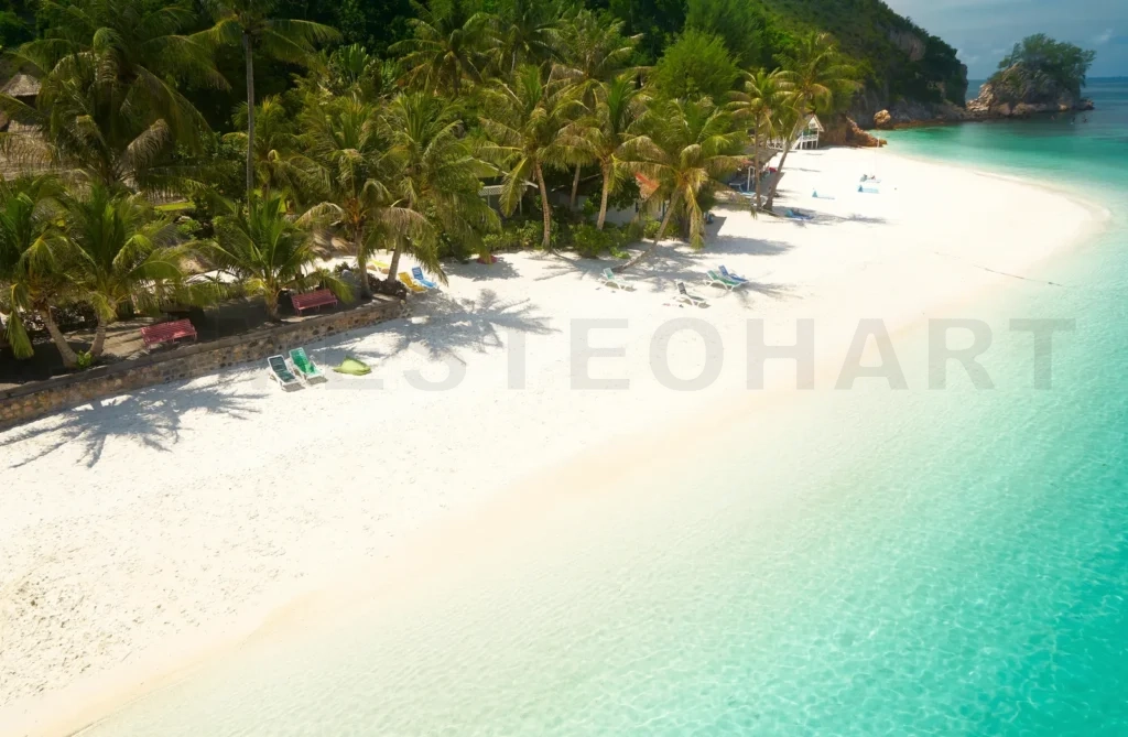 
Idyllic tropical beach with turquoise ocean and white sand