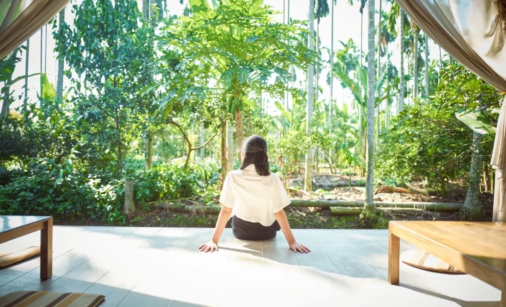 
Young girl traveling on vacation in a relaxing place with beauti