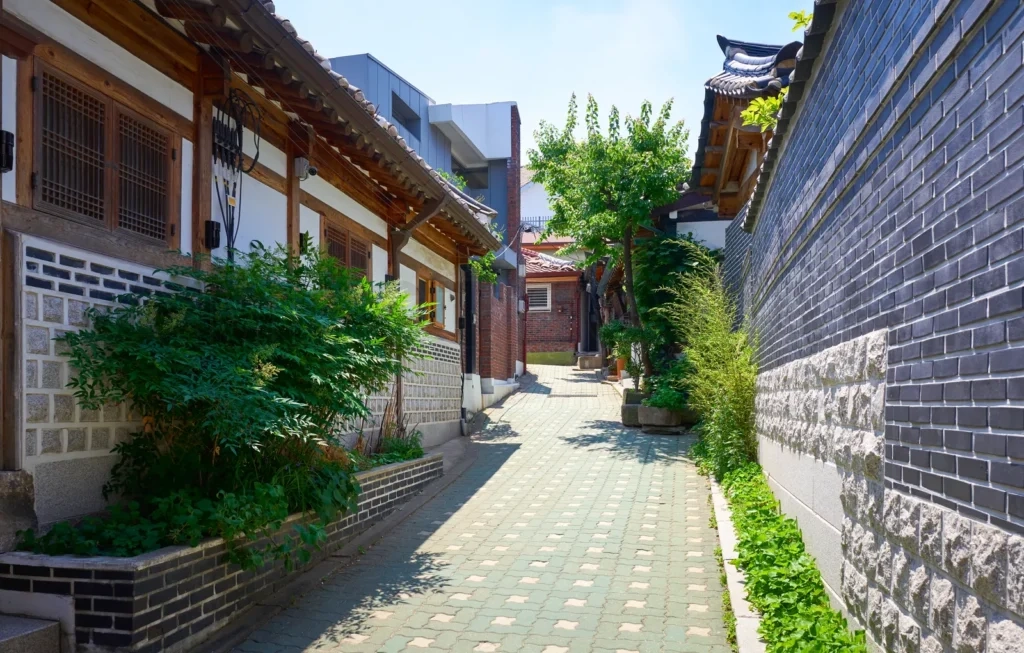 
Traditional korean alley showing bukchon hanok village in seoul,